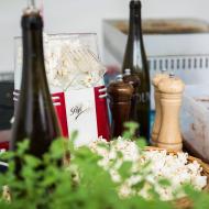Retro popkornovač v jednom z mnoha gastro stánků
