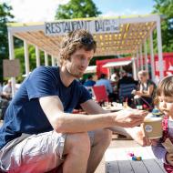 Výborný hráškový krém s bagetkou od munGO si původně objednal tatínek, ale moc mu toho nezbylo