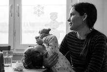 Verunka už by šla spinkat, ale maminka povídá a povídá...