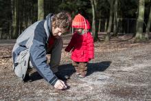 V oboře je na kreslení křídami ale opravdu naprosto nevhodný povrch