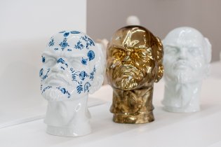 Busty na výstavě Maxima Velčovského