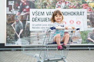 Vyrážíme naplnit vozík zeleninou až po okraj :-)