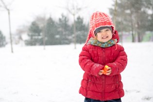 Tati nepruď s tím focením, mně už je zima!
