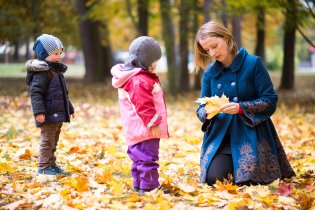 A pamatuje si tu vlastně někdo, jak se takový had z listí vyrábí?