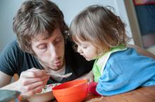 Krmit! Pálí to! Vyfoukat!