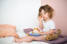 Někdo si musí dát po ránu cigáro, někdo panáka... a někdo sušenku