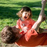 Houpání s tatínkem, no to je legrace