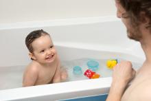 Cáky cáky cáky cák, táto vem mě na koupák!