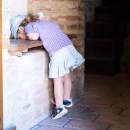 Varování "bacha ať nespadneš do záchoda" má na hradě úplně jinou váhu