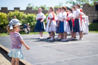Verunka by nejradši skočila na pódium, asi je nejvyšší čas ji přihlásit do nějakého souboru