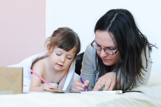 Na omalovánkách aktuálně frčí celá rodina