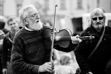 Charismatický houslista na Biojarmarku