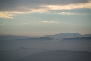 Mračna se protrhala a z dálky nás zdraví Pálava