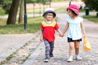 Kámošky v kloboučku