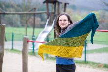 Lenka se pyšní svým prvním krajkovaným výtvorem