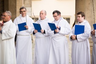 Pašije v podání Svatomichalské gregoriánské scholy trvaly opravdu dlouuuuuhooooooo