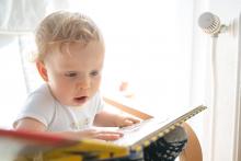 Haf, haf, haf. To je kočička, Radovánku! Haf, haf, haf!