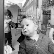 Děcka, myslím, že bychom se měli rychle zdekovat...