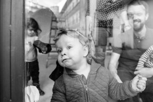 Děcka, myslím, že bychom se měli rychle zdekovat...