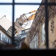 ...za chvíli nám seberou střechu!