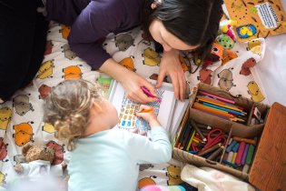 Trn z tatínkova oka vytržen, nyní bude Verunčino malování o 30% efektivnější!