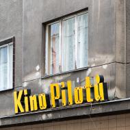 Ranní procházka Vršovickými uličkami - Kino Pilotů navazuje na tradici ze 30. let