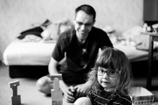 Stavebnice poslední dobou baví Verču hodně, a co teprve se strejdou Lukášem!