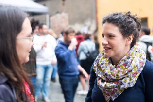 I v Praze je možné někoho náhodně potkat - třeba spolužačku den po třídním srazu