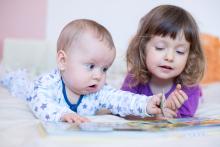 Radovánek by samozřejmě všechna odklápěcí okénka nejraději utrhl a ožužlal