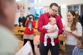 Děcka, to jste tu vodu nemohli trochu ohřát?