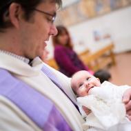 Mami, tati, průšvih - asi jsem se zamilovala do kněze