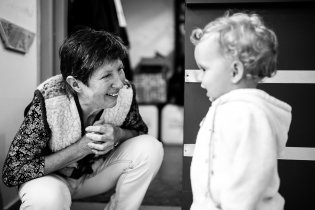 Obluzovat přítomné slečny, to by mu šlo!