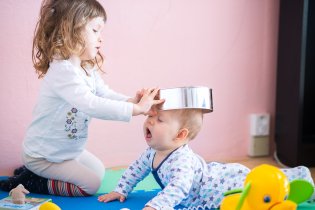 Tímto Tě, Radovánku, pasuji na dortového rytíře