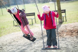 Holky trénují na konkurz do cirkusu