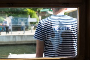 Přivázal jste ten parník opravdu dobře, pane Lodník?