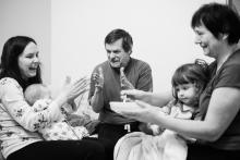 Marné pokusy o rozveselení horečnaté Verunky