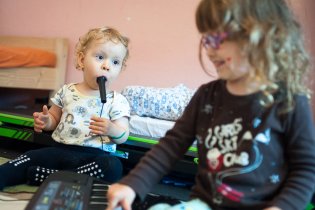 Omlouváme se, ale hudební vystoupení musí být ukončeno z důvodu ztráty mikrofonu