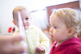 Po dlouhé době se Samuelkou ve farní kavárně