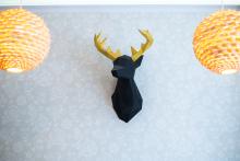 V prestižní kavárně Monolok měli samé rezervace, tak jsme si své Ristretto nakonec vychutnali pod jelenem