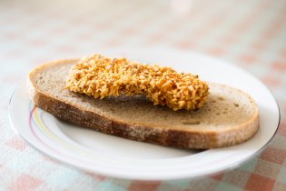 A ne abyste zase jedli řízek bez chleba!