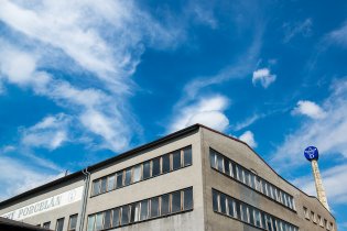 Nebe nad porcelánkou