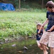 Pomoc, ty řasy mě chtějí stáhnout do hlubin, vytáhni mě!!