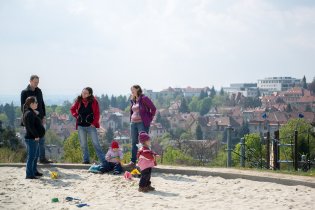 Nevýchovný sraz se konal na největším pískovišti v Brně