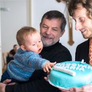 Čerstvě pokřtěný Radovan Maria by si dal svíčku