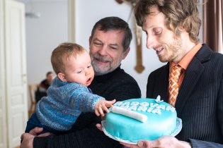 Čerstvě pokřtěný Radovan Maria by si dal svíčku