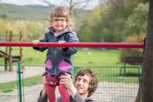 Veru, tak kdo tady vlastně posiluje? Koukej makat!