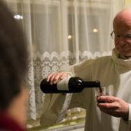 Zapíjení sv. Jana evangelisty jsme se zúčastnili poprvé. PS. ten kněz nám děsně připomínal Václava Klause :-)