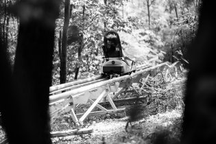 Na procházce lesem lze narazit například na... bobovou dráhu