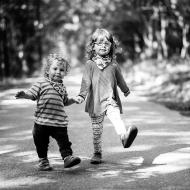 Kupředu levá, zpátky ni krok (?!)