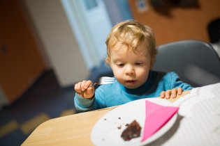 Stejně jako raw dortík v cukrárně Smile - poděkování dětem, že vrcholící kampaň tak dobře zvládají